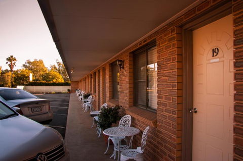 Mid Town Inn Narrabri - E Caravan Parks 3