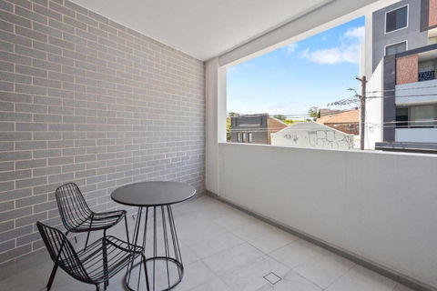 Modern 2BD In Trendy Inner West - E Caravan Parks 1