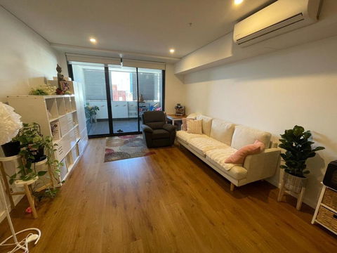 Modern Apartment Near Airport - E Caravan Parks 0
