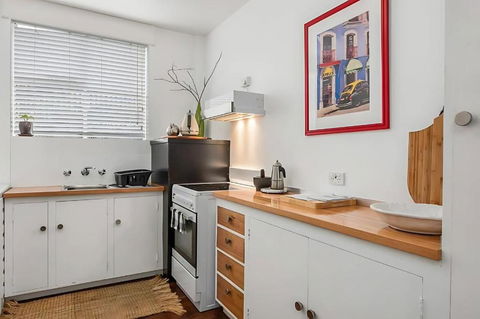 Modern City-Fringe Apartment In New Town - E Caravan Parks 3