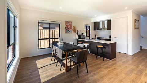 Modern New Homly House At Clyde - E Caravan Parks 2