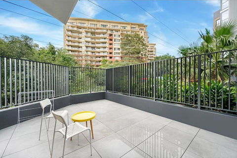 Modern 2B2B APT At Homebush - E Caravan Parks 3