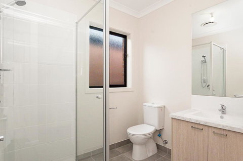 Morview Holiday Homes-Giraffe - E Caravan Parks 3