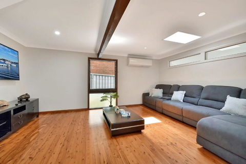 NEW PropertyBreezy Bayside Haven At Brightwaters - E Caravan Parks 2