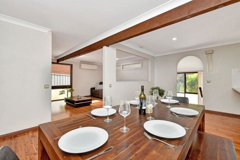 NEW PropertyBreezy Bayside Haven At Brightwaters - E Caravan Parks 1