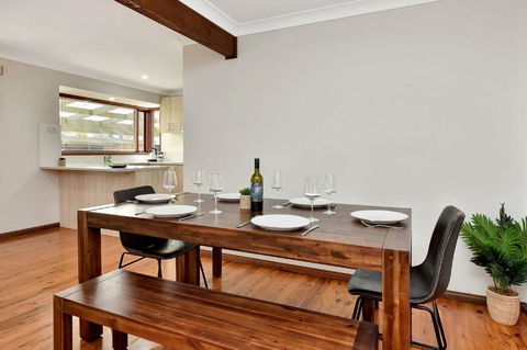 NEW PropertyBreezy Bayside Haven At Brightwaters - E Caravan Parks 3