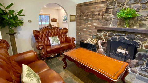 Mornington Peninsula Farmhouse - E Caravan Parks 2