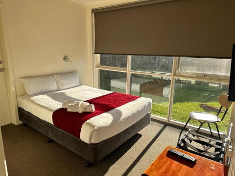Motel Traralgon - E Caravan Parks 1