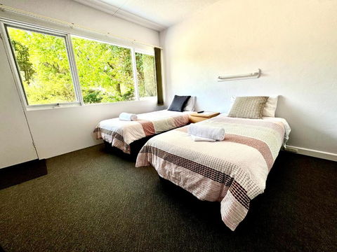 Mount Beauty Motor Inn - E Caravan Parks 2