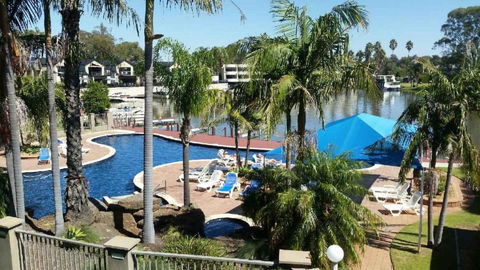 Mulwala Lakeside Apartment - E Caravan Parks 3
