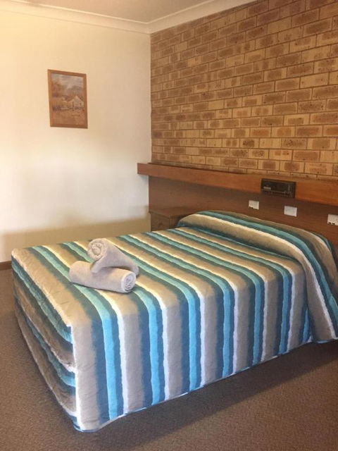 Nanango Fitzroy Motel - E Caravan Parks 3