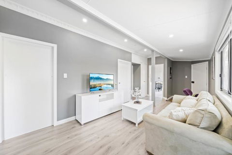 New 2 Bedroom House 500m To Mall With Free Parking - E Caravan Parks 2