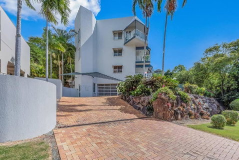 NEW! 2BR Whitsundays Oasis W/ Ocean Views - E Caravan Parks 3