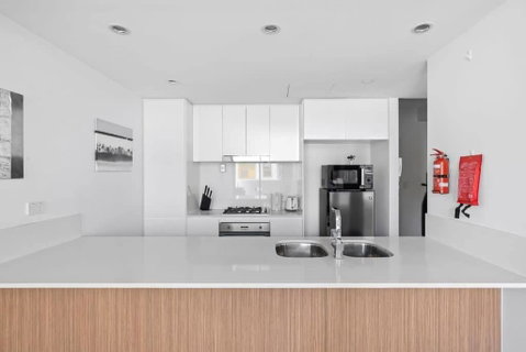 NEW 3BR Apt In Kingsgrove Sleeps 7 - E Caravan Parks 2