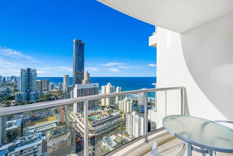 NEW Chevron Ocean Views Central Surfers. - E Caravan Parks 0