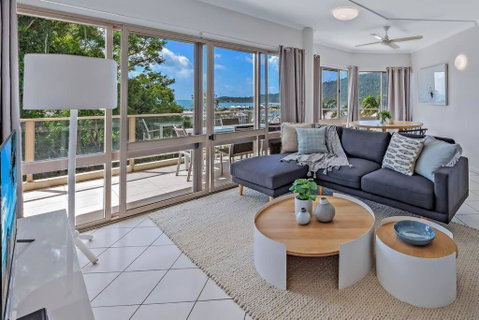 NEW! Gorgeous 2BR Apartment With Stunning Ocean Views! - E Caravan Parks 0