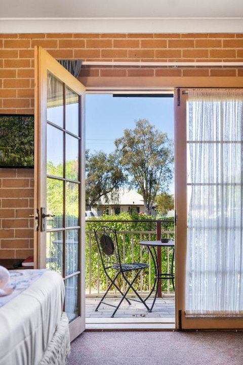 New Inn Motel - E Caravan Parks 0