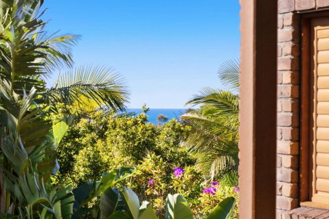 NEW Luxury Angourie Villa! Dream Location, WiFi ++ - E Caravan Parks 3