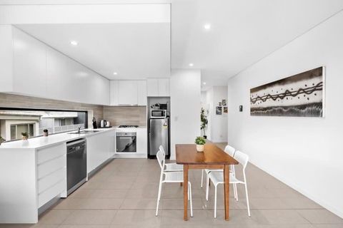 New Modern 2BR 2baths Apt In Homebush Sleeps 6 - E Caravan Parks 3