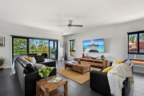 NEW - Sunrise Waters Holiday House - E Caravan Parks 2