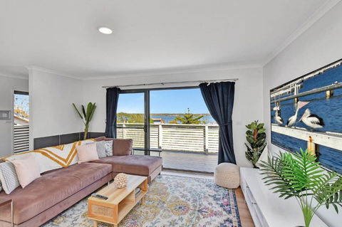 New Property Seabreeze Bungalow - Lakeview Sunset Delight At Sunshine On Lake Macquarie - E Caravan Parks 2