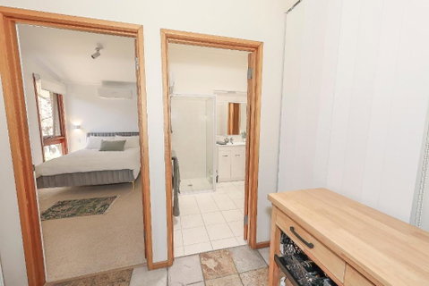Nixon House - E Caravan Parks 2