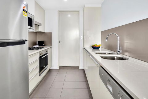 North Sydney Large Two Bedroom MIL2302 - E Caravan Parks 3