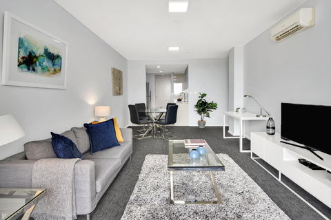 North Sydney Large Two Bedroom MIL2252402 - E Caravan Parks 0
