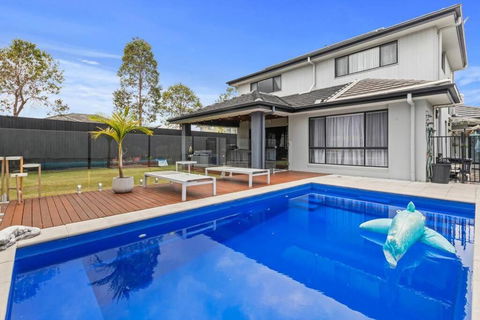 Northlakes Family Stay & Pool - E Caravan Parks 0