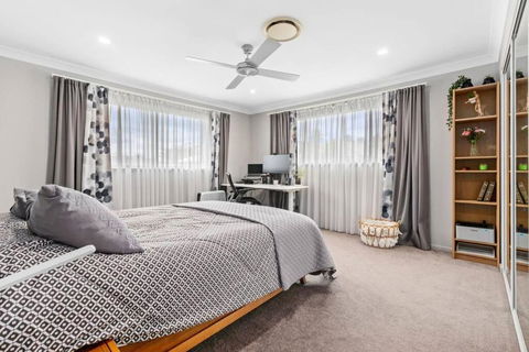 Northlakes Family Stay & Pool - E Caravan Parks 1