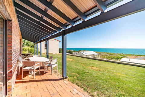 Ocean View Retreat - Best View In Town - E Caravan Parks 2
