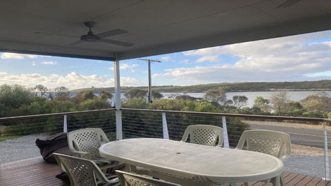 Off The Net - New Listing - Esplanade Property With Views Of The Channel - E Caravan Parks 1