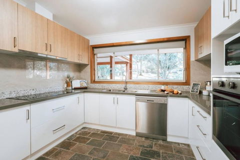 Olinda Rise Retreat House Fire Bathtub And Brekky - E Caravan Parks 3