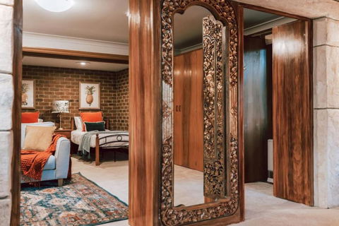 Olinda Sandstone Apartment 2 Bedroom Spa Bath - E Caravan Parks 1