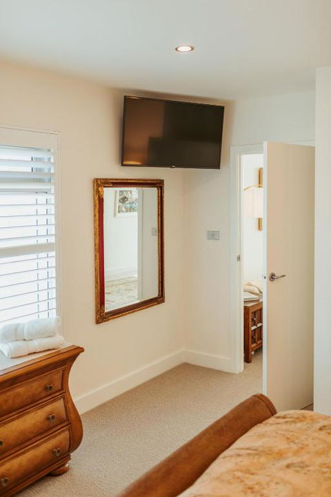 ONE Luxury Apartment - E Caravan Parks 3