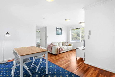 Opposite Rippon Lea Estate - E Caravan Parks 1