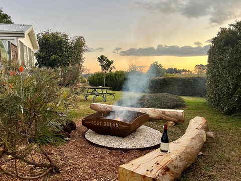 Orange Blossom- Comboyne Mountain Cottages - E Caravan Parks 0