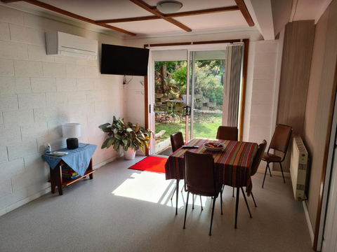 Orchard 2 Bedroom Apartment In Devonport - E Caravan Parks 1
