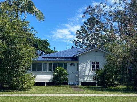 Original Surf Cottage In Heart Of Pottsville Beach - E Caravan Parks 0