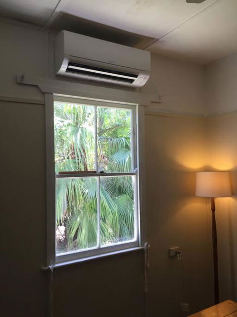 Original Surf Cottage In Heart Of Pottsville Beach - E Caravan Parks 3