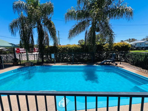 OVERLANDER MOTOR LODGE - E Caravan Parks 0
