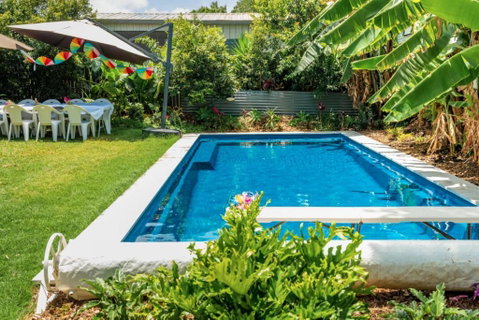 OXLEY Mineral Pool & Private Home SuburbanSTAY - E Caravan Parks 2