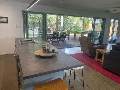 Pandanus Paradise. Newly Renovated 4 Bedroom Home - E Caravan Parks 2