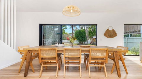 Pangkarra -Stunning Beach House - Family Friendly - E Caravan Parks 3