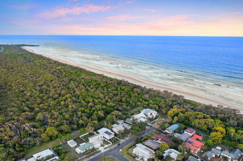 Pangkarra -Stunning Beach House - Family Friendly - E Caravan Parks 0