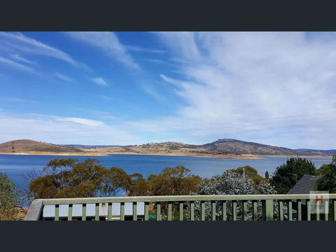 Panoramic Lake View - E Caravan Parks 1