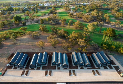 Par Five Shacks - E Caravan Parks 1