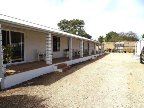 Passat Holiday Units - Unit 1 - E Caravan Parks 0