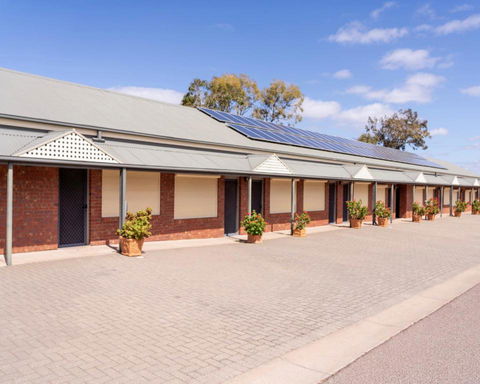 Pastoral Hotel Motel - E Caravan Parks 0