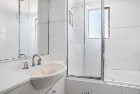 Penthouse Apartment - E Caravan Parks 3